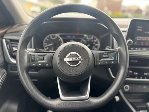 Used 2023 Nissan Rogue SV AWD/4WD image 11