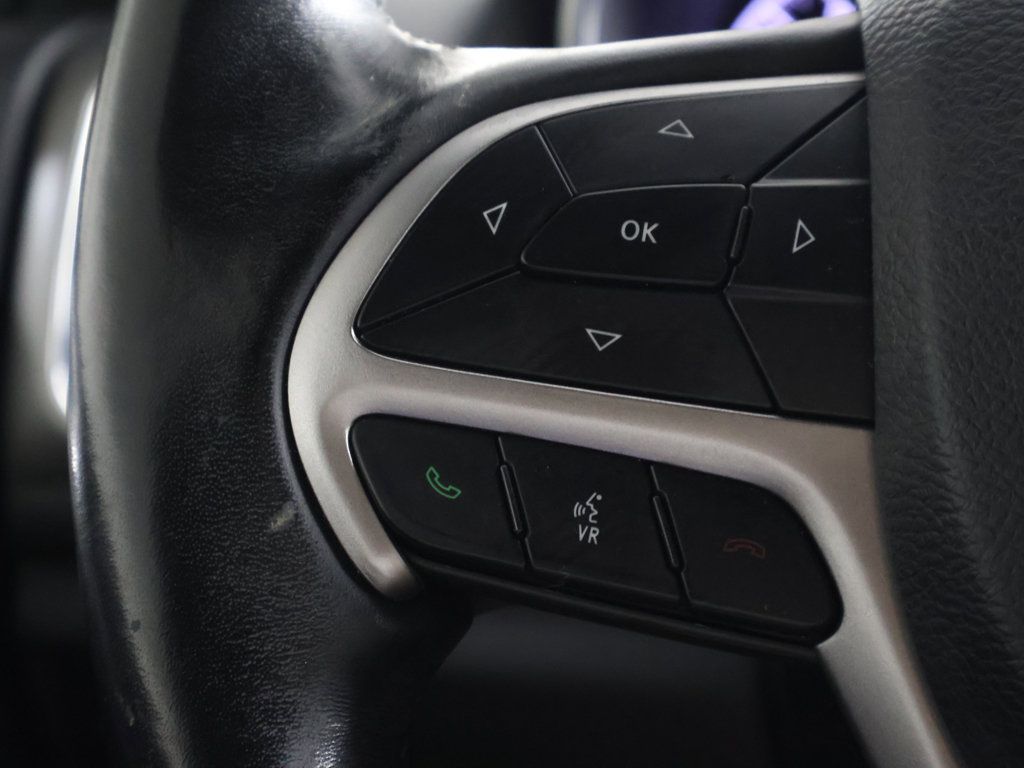 Used 2020 Jeep Grand Cherokee Altitude AWD/4WD image 38