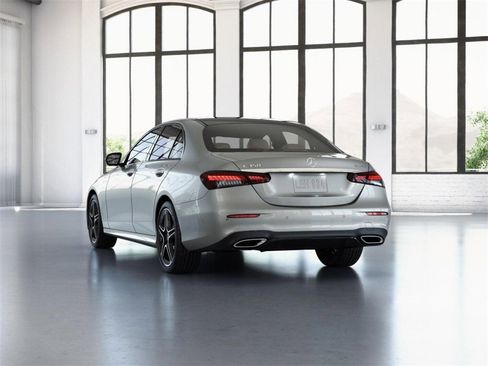 Certified 2022 Mercedes-Benz E 350 4MATIC Sedan image 28