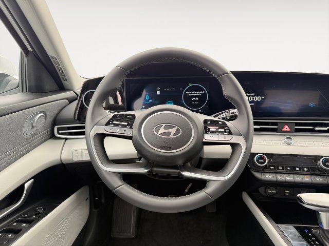 Used 2025 Hyundai Elantra Limited FWD image 10