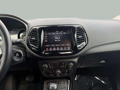 Used 2021 Jeep Compass Limited AWD/4WD image 14
