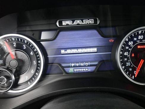 Used 2019 RAM 1500 Laramie AWD/4WD image 37