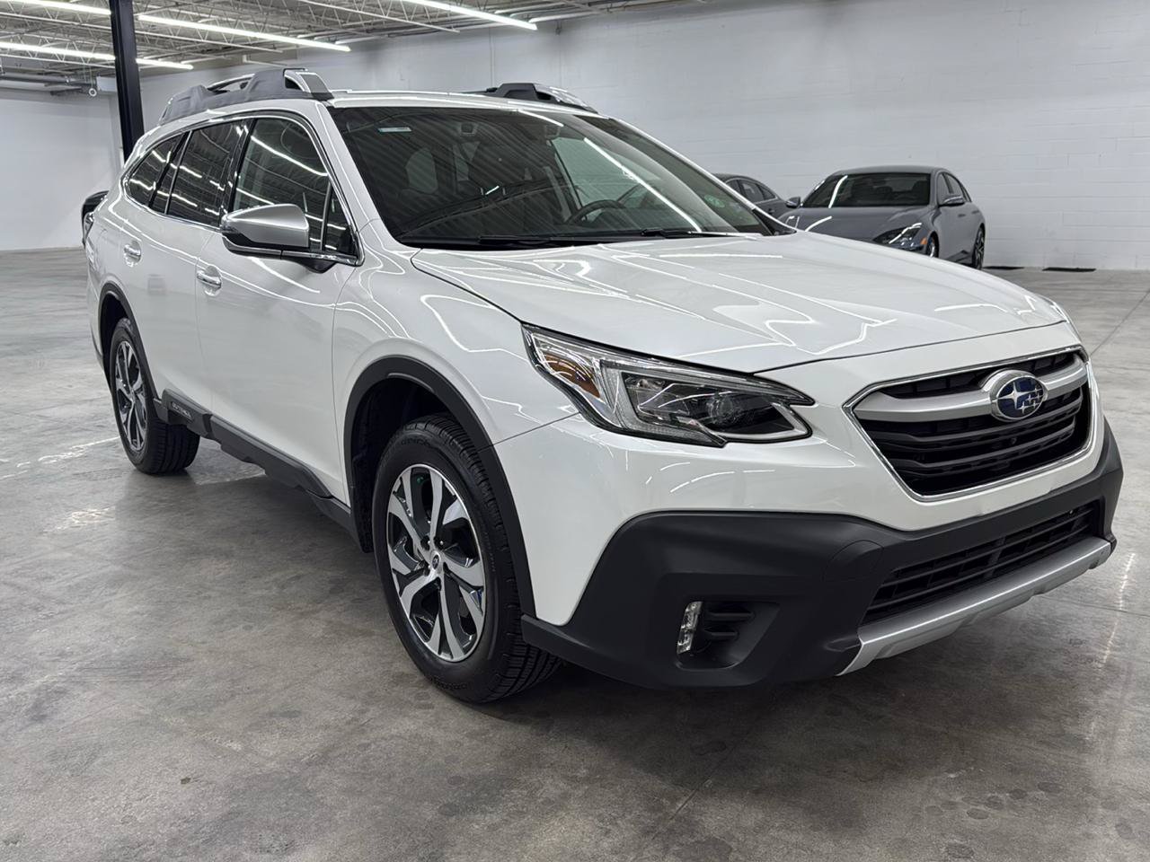 Used 2021 Subaru Outback Touring w/ Popular Package #2 AWD/4WD image 4