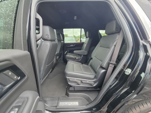 Used 2025 GMC Yukon Denali AWD/4WD image 26