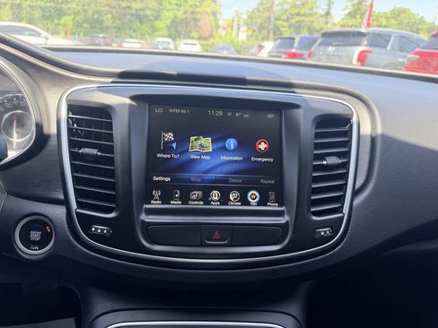 Used 2017 Chrysler 200 Limited Platinum w/ Comfort & Convenience Group FWD image 29