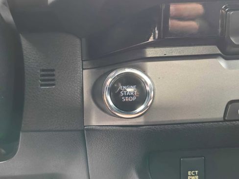 Used 2017 Toyota Tacoma TRD Off-Road image 29