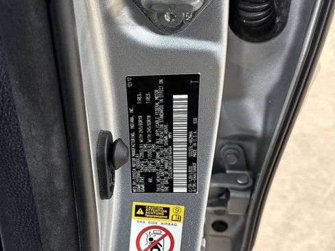 Used 2018 Toyota Highlander XLE w/ Protection Package #3 AWD/4WD image 14
