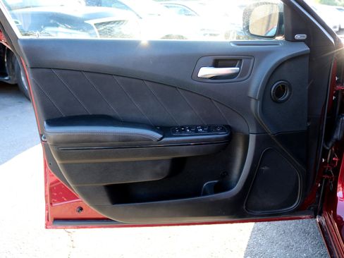 Used 2020 Dodge Charger SXT w/ Blacktop Package image 13