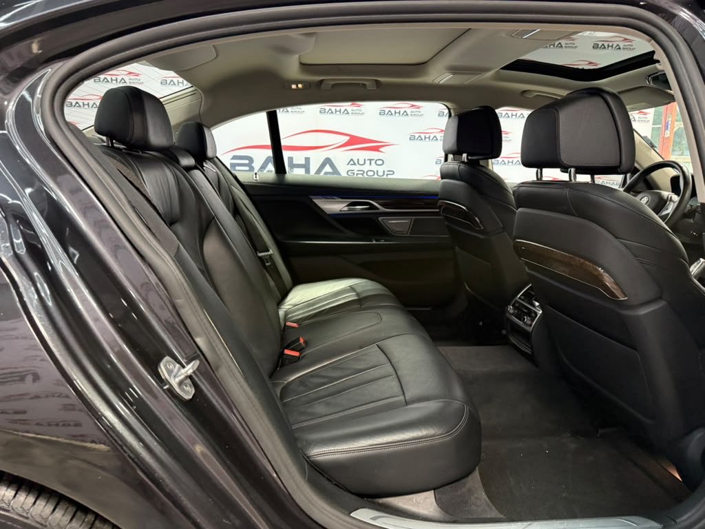 Used 2020 BMW 740i xDrive w/ Cold Weather Package AWD/4WD image 48