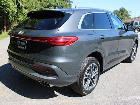 Used 2025 Audi Q5 Premium Plus w/ Premium Plus AWD/4WD image 9