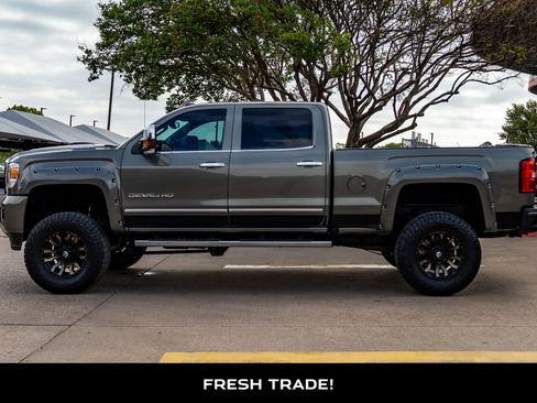 Used 2017 GMC Sierra 2500 Denali w/ Duramax Plus Package image 5
