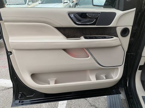 Used 2018 Lincoln Navigator L Select w/ Cargo Package image 18