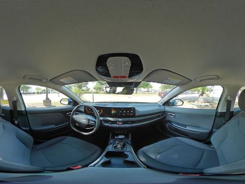 Used 2025 Kia K4 LXS image 44