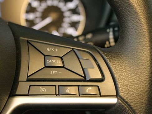 Used 2025 Nissan Altima 2.5 SV image 19