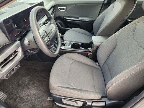 Used 2025 Kia K4 LXS image 13