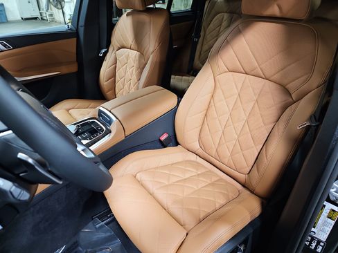 New 2026 BMW X5 xDrive40i w/ Climate Comfort Package image 17