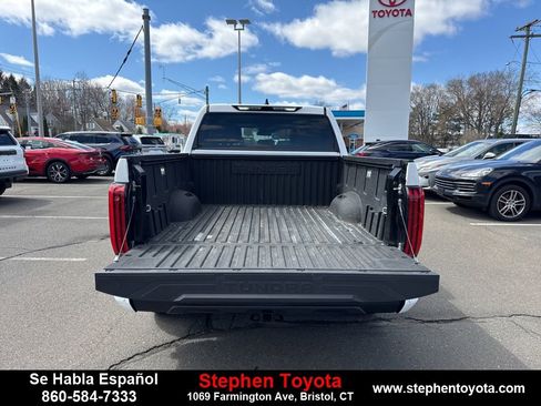 Used 2022 Toyota Tundra SR5 w/ SR5 Premium Package AWD/4WD image 26