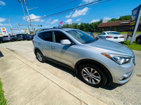 Used 2018 Hyundai Santa Fe Sport 2.0T AWD/4WD image 4
