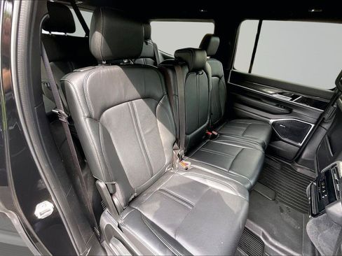 Used 2022 Jeep Wagoneer Series II AWD/4WD image 26