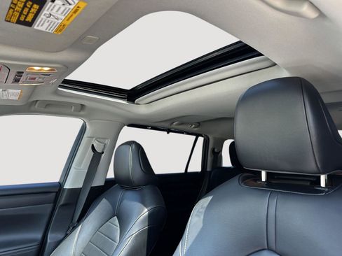 Used 2023 Toyota Highlander XLE FWD image 20