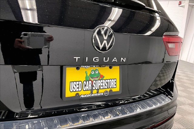 Used 2022 Volkswagen Tiguan SE R-Line FWD image 8