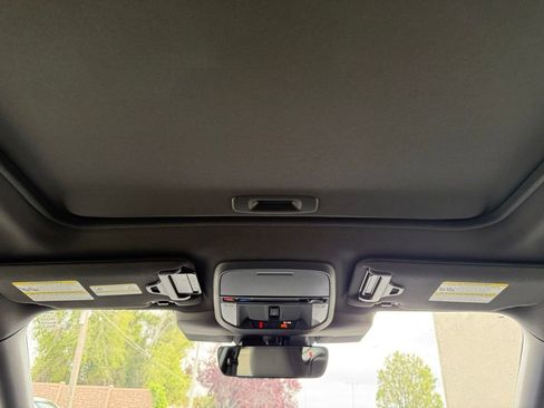 Certified 2025 Subaru Forester Premium AWD/4WD image 19