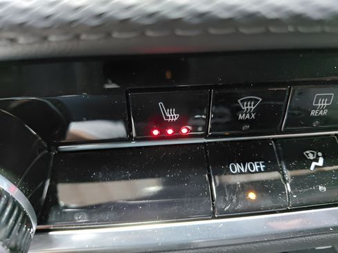 Used 2026 Chevrolet Equinox LT FWD image 4