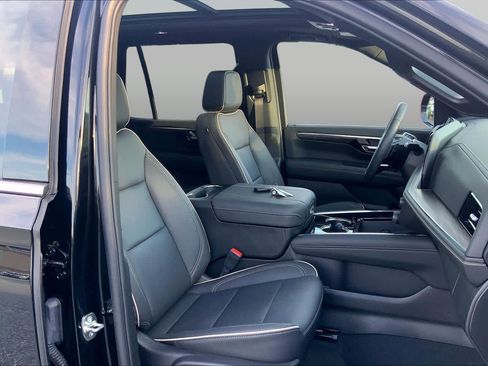 Used 2026 Chevrolet Tahoe Premier w/ Sun And Tow Package RWD image 9