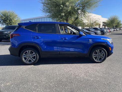 Used 2023 Kia Seltos LX image 6