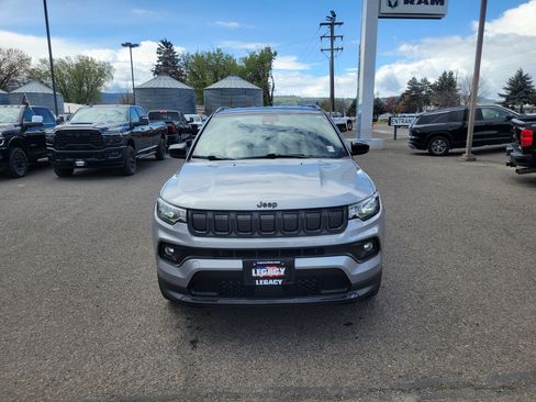 Used 2022 Jeep Compass Latitude AWD/4WD image 15