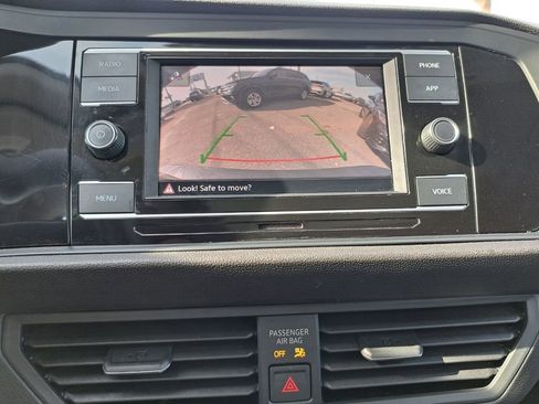 Used 2023 Volkswagen Jetta SE w/ Panoramic Sunroof Package image 12