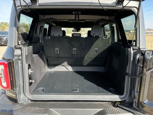 Used 2023 Ford Bronco Badlands image 23