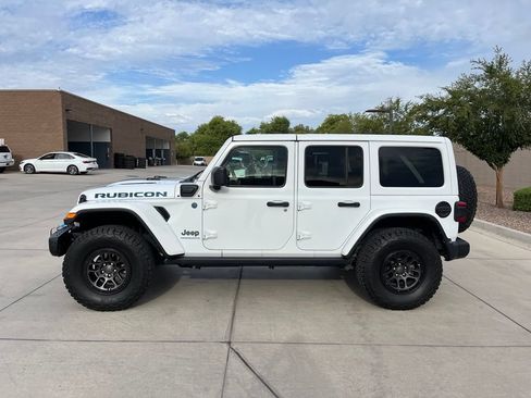 Used 2024 Jeep Wrangler Unlimited Rubicon 4xe AWD/4WD image 9