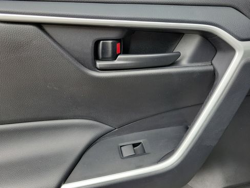 Certified 2025 Toyota RAV4 LE AWD/4WD image 25