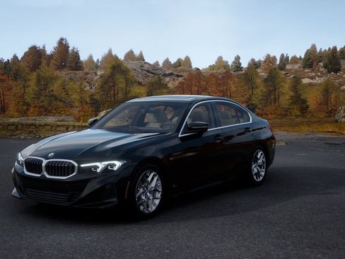 Used 2025 BMW 330i Sedan w/ Premium Package image 31