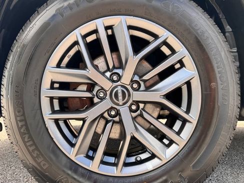Used 2023 Nissan Rogue S AWD/4WD image 36