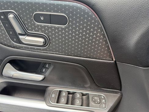 Used 2024 Mercedes-Benz GLB 250 GLB 250 image 28