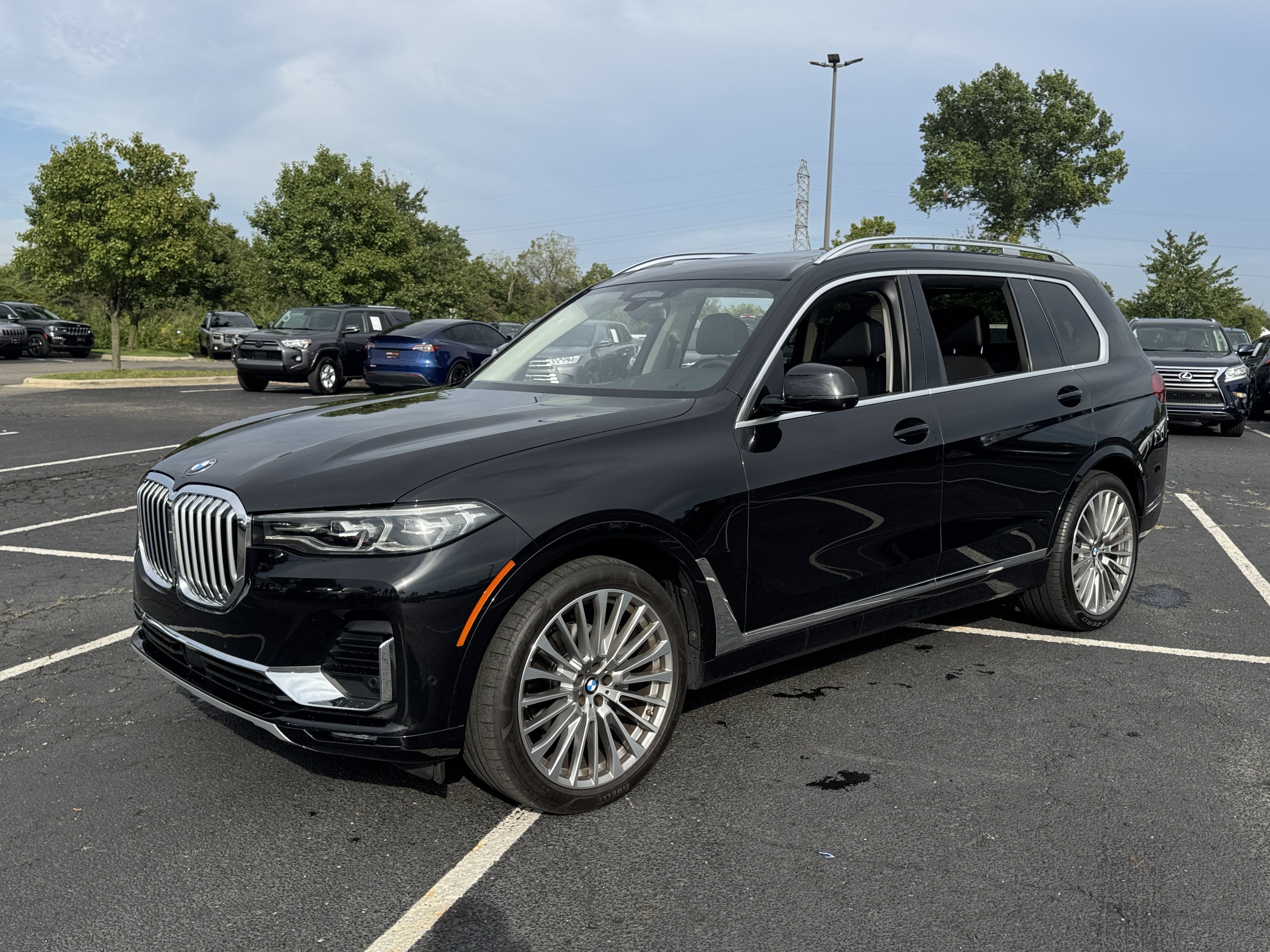Used 2022 BMW X7 xDrive40i w/ Executive Package AWD/4WD image 38