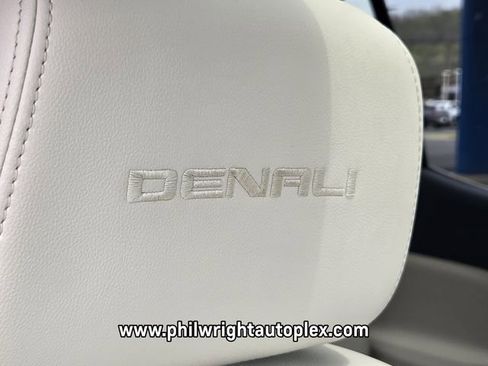 Used 2021 GMC Acadia Denali w/ Denali Technology Package image 23