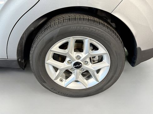 Used 2023 Kia Soul LX w/ LX Technology Package FWD image 36