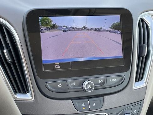 Used 2024 Chevrolet Malibu LT FWD image 17