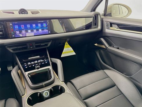 New 2026 Porsche Cayenne S image 28