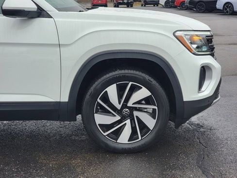 Used 2025 Volkswagen Atlas SE image 9