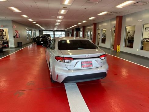 Certified 2024 Toyota Corolla LE image 5