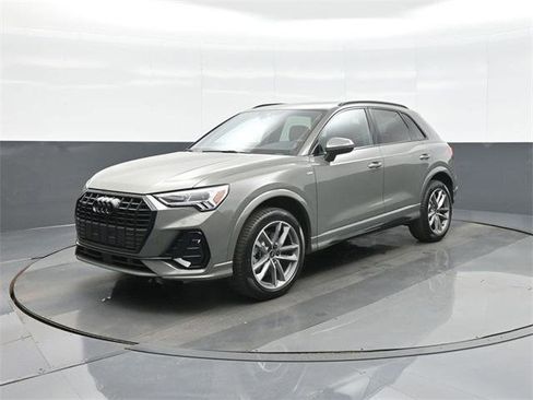 New 2025 Audi Q3 2.0T Premium image 3