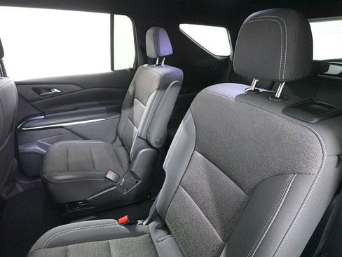 Used 2024 Chevrolet Traverse LT image 25