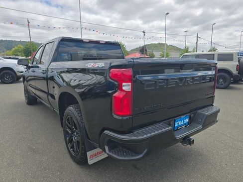 Used 2022 Chevrolet Silverado 1500 Custom w/ LPO, Blackout Package AWD/4WD image 3