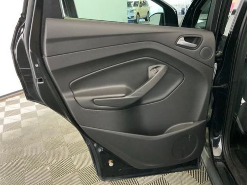Used 2015 Ford Escape SE w/ Equipment Group 201A FWD image 30