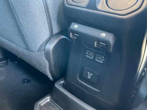 Used 2024 Jeep Wrangler Unlimited Sahara AWD/4WD image 23