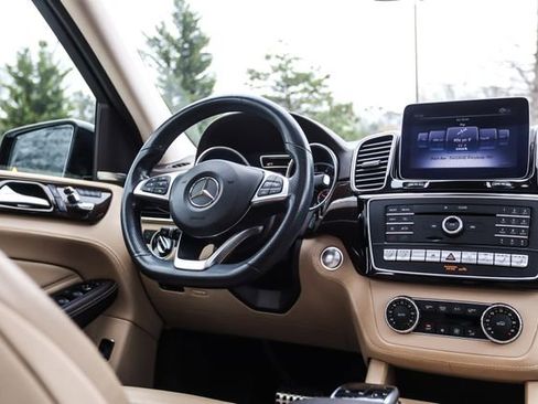 Used 2018 Mercedes-Benz GLE 43 AMG 4MATIC image 30